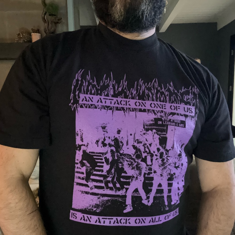 Black & Purple LOCKWOOD 51, LARGE T-SHIRT.(easily used).
